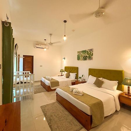 J Leaf Hotel By Blue Bird Negombo Dış mekan fotoğraf