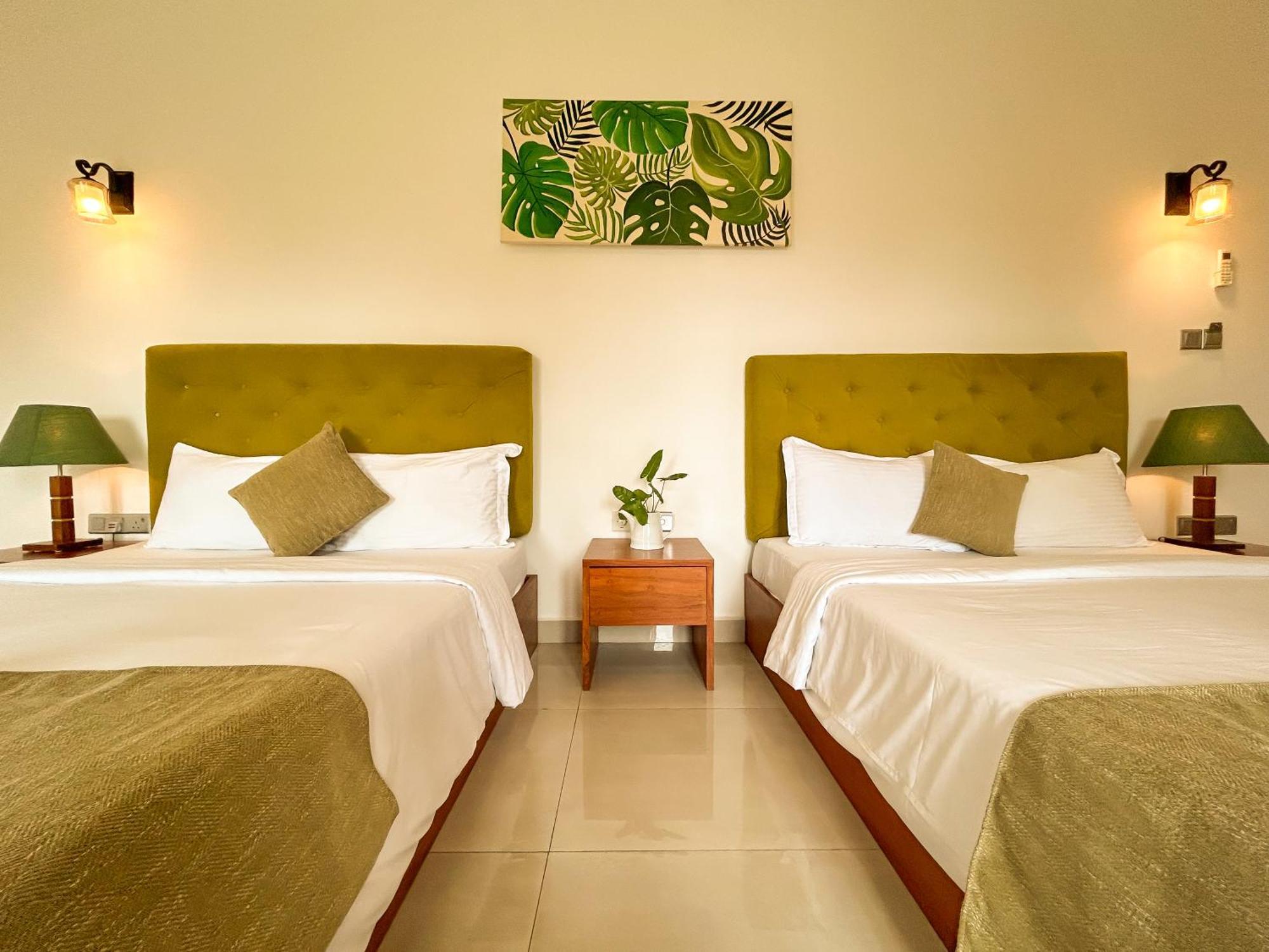 J Leaf Hotel By Blue Bird Negombo Dış mekan fotoğraf