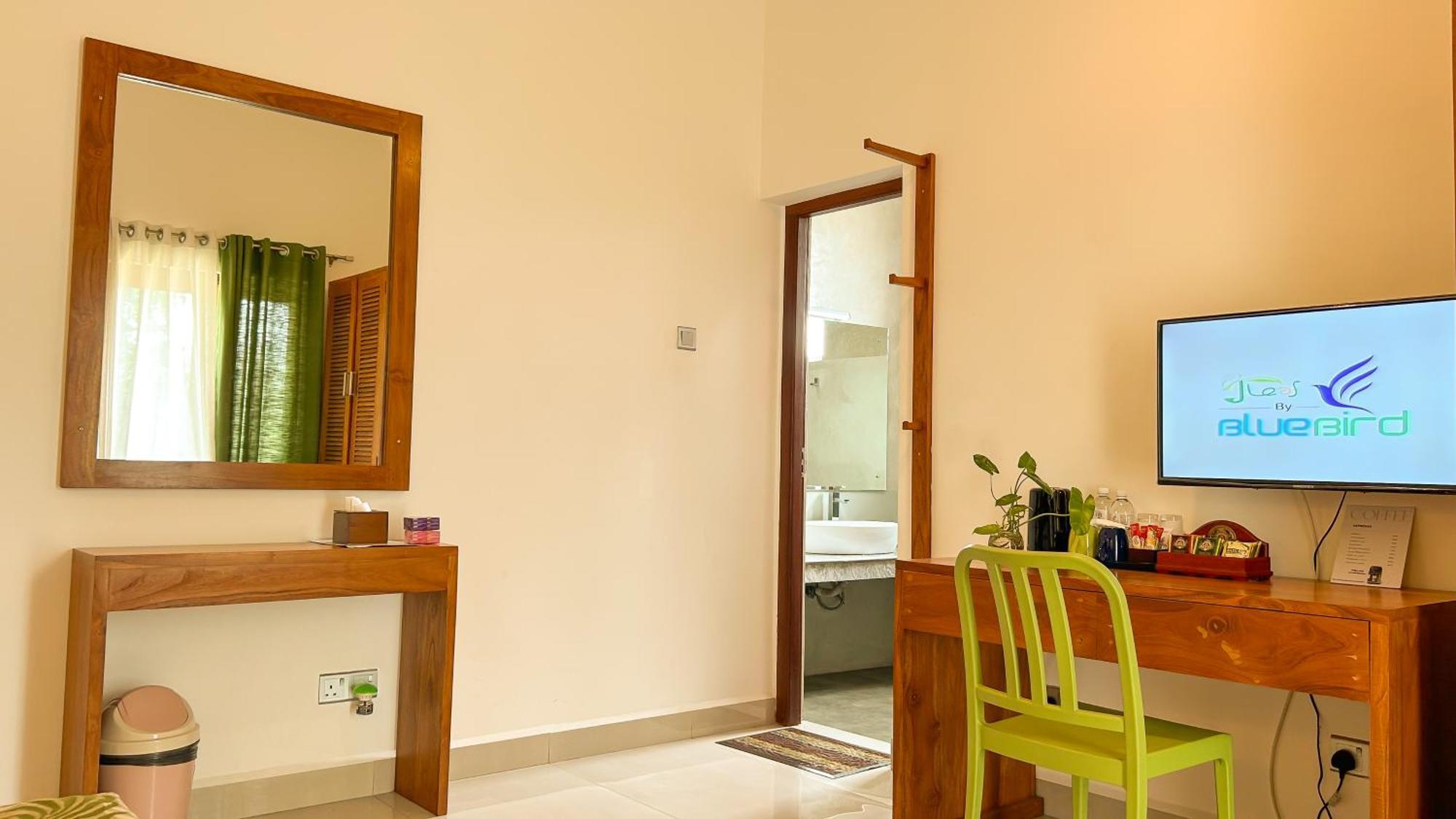 J Leaf Hotel By Blue Bird Negombo Dış mekan fotoğraf